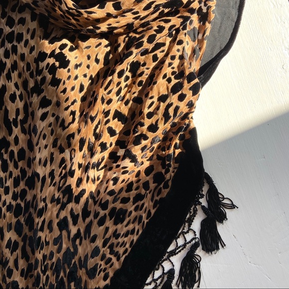 Open Back Leopard-Print Velvet Top - Picture 5 of 7